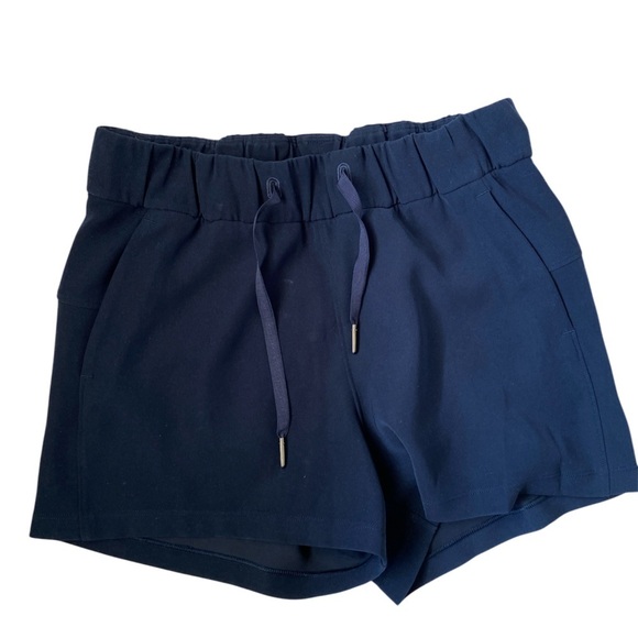 Lululemon On The Fly Short *Woven *2.5" True Navy 2 - Picture 2 of 8
